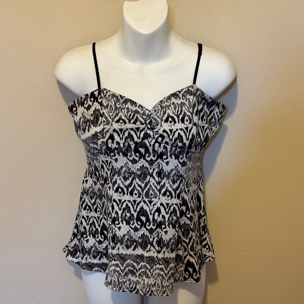Almost Famous Black and White Patterned Blouse
